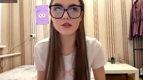 Snapshot of latiapetosa chatting on 07.21.26 Mia online show from 07.21.26