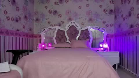 Snapshot of latin_ashley_ chatting on 02.25.25 Valeria online show from 02.25.25