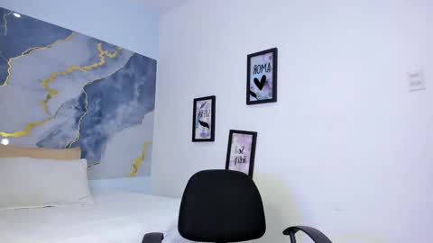 Snapshot of latin_crissex chatting on 11.08.25 crissex online show from 11.08.25