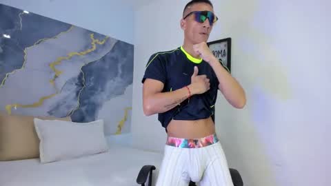 Snapshot of latin_crissex chatting on 11.12.25 crissex online show from 11.12.25