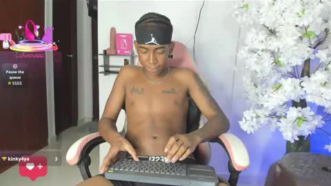 Snapshot of latin_kay1 chatting on 03.23.26 kay online show from 03.23.26