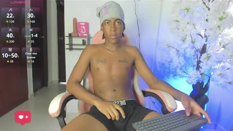 Snapshot of latin_kay1 chatting on 03.28.26 kay online show from 03.28.26