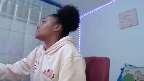 Snapshot of latin_rihanna_j chatting on 11.19.25 karen online show from 11.19.25