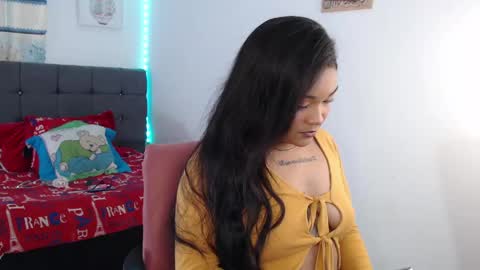 Snapshot of latin_rihanna_j chatting on 05.27.26 karen online show from 05.27.26