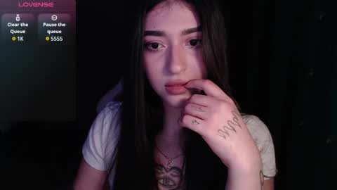 Snapshot of latina_mia chatting on 03.26.26 miiiiiiaaaa online show from 03.26.26