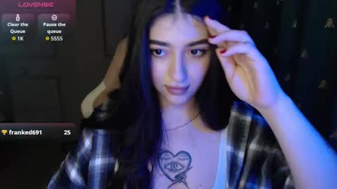 Snapshot of latina_mia chatting on 03.29.26 miiiiiiaaaa online show from 03.29.26