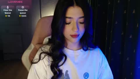 Snapshot of latina_mia chatting on 04.13.26 miiiiiiaaaa online show from 04.13.26