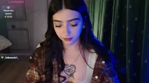 Snapshot of latina_mia chatting on 05.09.26 miiiiiiaaaa online show from 05.09.26