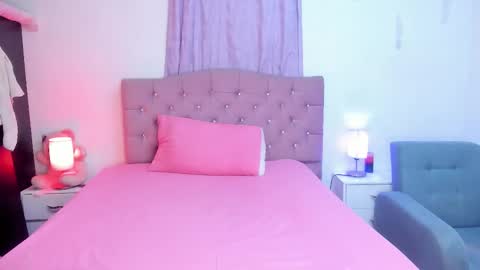 Snapshot of latinabombsheell chatting on 02.08.26 Martina online show from 02.08.26