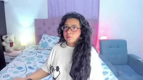 Snapshot of latinabombsheell chatting on 08.01.26 Martina online show from 08.01.26