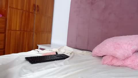 Snapshot of latinaslove_ chatting on 12.20.24 B I A N C A - AND - N I K K I online show from 12.20.24