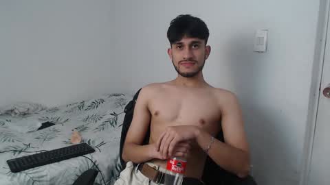 Snapshot of latinbunny7779 chatting on 01.11.25 camilo online show from 01.11.25