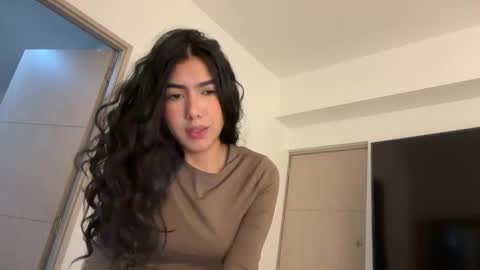 Snapshot of latinella chatting on 12.01.25 Hi - online show from 12.01.25