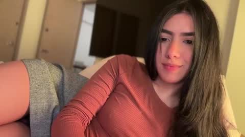 Snapshot of latinella chatting on 03.29.26 Hi - online show from 03.29.26