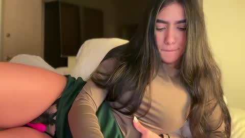 Snapshot of latinella chatting on 04.09.26 Hi - online show from 04.09.26