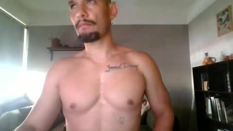 Snapshot of latinhotcouple33 chatting on 05.28.26 wolves online show from 05.28.26