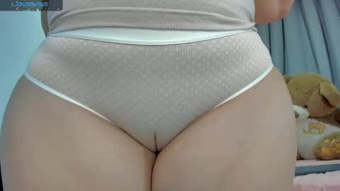 Snapshot of latinlove_sexygirls chatting on 05.08.26 Vanessa online show from 05.08.26