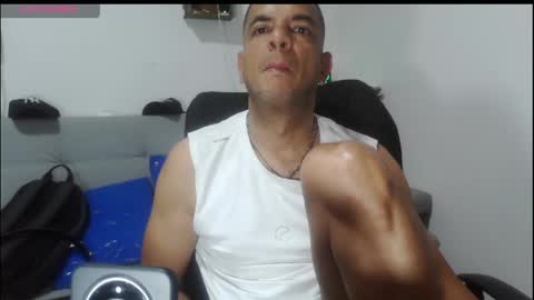 Snapshot of latinmartin254 chatting on 05.01.26 latinmartin254 online show from 05.01.26