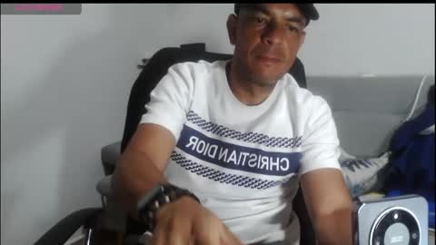 Snapshot of latinmartin254 chatting on 05.04.26 latinmartin254 online show from 05.04.26