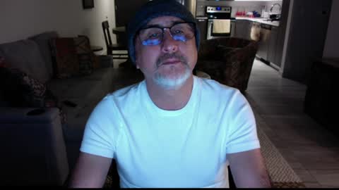 QS - INDEPENDENT MODEL online show from 12.24.24