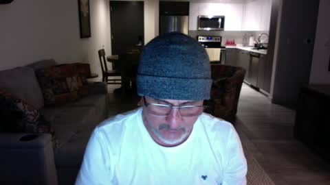 QS - INDEPENDENT MODEL online show from 01.21.25