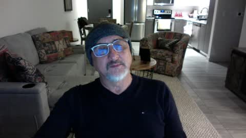 QS - INDEPENDENT MODEL online show from 01.28.25