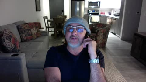 QS - INDEPENDENT MODEL online show from 02.04.25