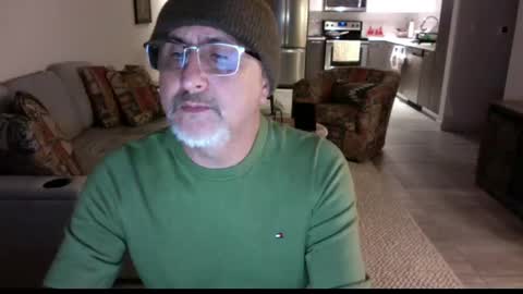 QS - INDEPENDENT MODEL online show from 02.27.25