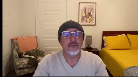 QS - INDEPENDENT MODEL online show from 12.21.25