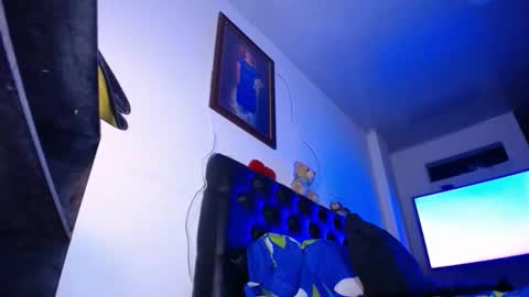 Snapshot of latino_hot_sexy_ chatting on 02.13.25 valentina online show from 02.13.25