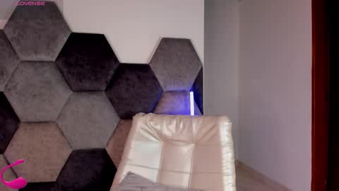 LEANDRO online show from 02.24.26