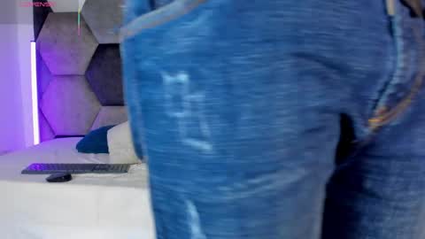 LEANDRO online show from 04.16.26