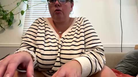 LauLauMa online show from 01.10.25