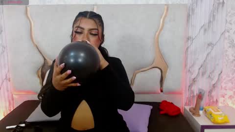 laulin_tay online show from 01.19.26