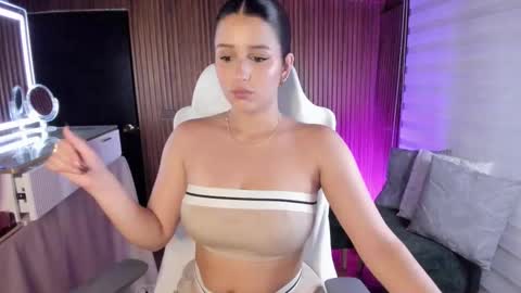 Snapshot of laura__cruz chatting on 03.01.26 laura cruz online show from 03.01.26