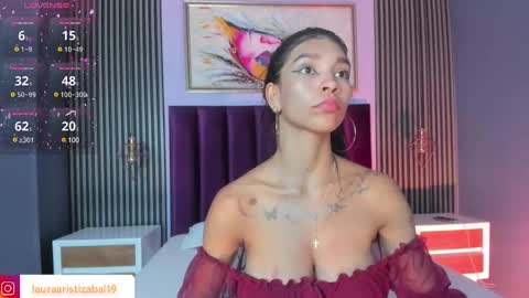 Snapshot of laura_aristizabal_19 chatting on 01.30.25 Laura online show from 01.30.25