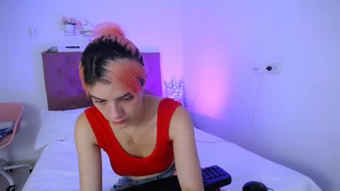 LAURA online show from 01.07.25