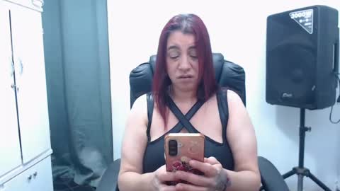 Snapshot of laura_craizy chatting on 08.05.26 CALL ME LOVE LAURA online show from 08.05.26