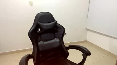 laura online show from 10.15.25