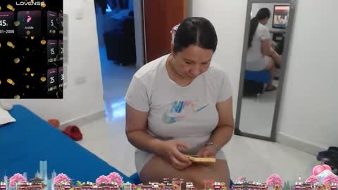 Snapshot of laura_foxx2379 chatting on 02.20.26 laura_foxx2379 online show from 02.20.26