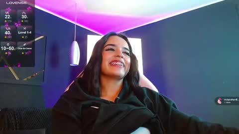 Snapshot of laura_hentai chatting on 02.13.25 Laura online show from 02.13.25