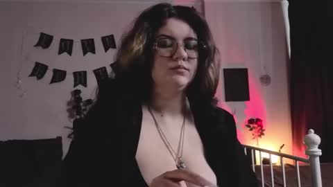 Miss Laura online show from 02.18.26