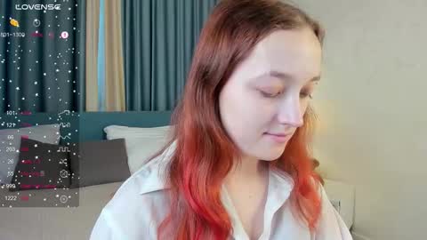 Snapshot of laura_kelley1 chatting on 11.19.25 laura_kelley1 online show from 11.19.25