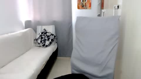 Laura online show from 09.21.25