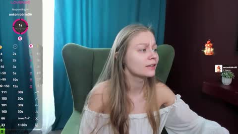 Snapshot of laura_pudd chatting on 02.11.26 Laura online show from 02.11.26