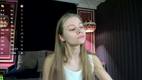 Snapshot of laura_pudd chatting on 02.25.26 Laura online show from 02.25.26