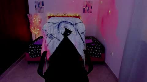 Laura Rose online show from 10.06.25