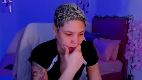 Laura Rose online show from 10.28.25