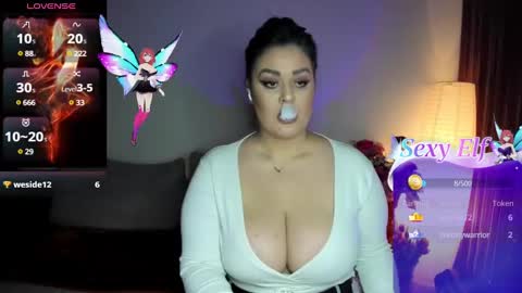 Snapshot of laura_sinner chatting on 02.11.25 Laura online show from 02.11.25