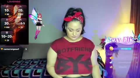 Snapshot of laura_sinner chatting on 03.08.25 Laura online show from 03.08.25